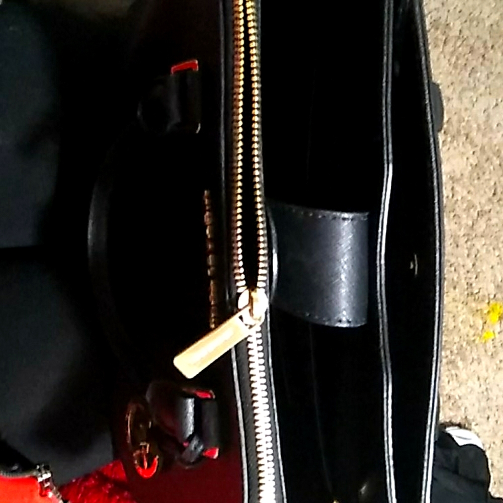 Designer Handbag - Picture 4 of 5